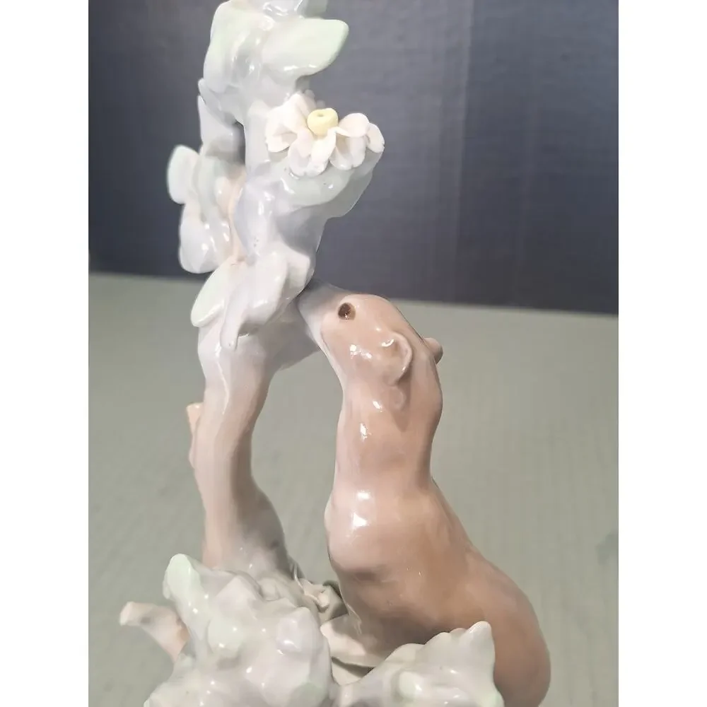 Lladro 4769 Ermine Porcelain Figurine Early Pre-DAISA 1971 Retired 1975 Spain